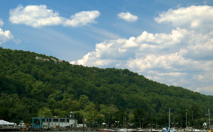 Marsh and Cliff: Piermont, New York, Takes on Climate Change’s Flood Risk